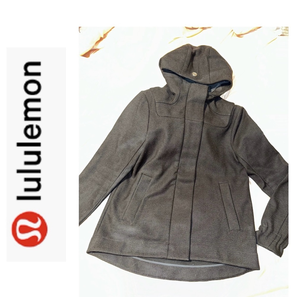 Lululemon Woven Swing Coat. Black/Gray